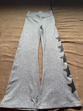 Pixie Lane Girls' Gray Star-Accent Flared Active Pants